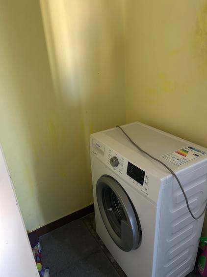 Apartament cu 3 camere semidecomandat în Craiovei