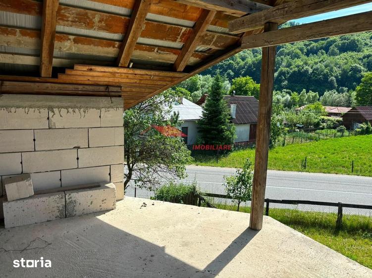 Casă cu 3 camere cu Teren 900 Mp în Târlișua