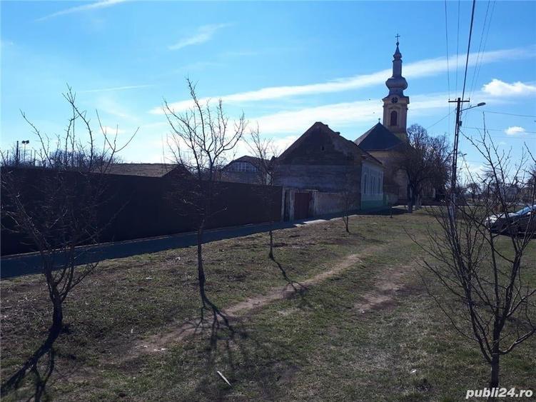 Teren de 2900 mp, în Secusigiu