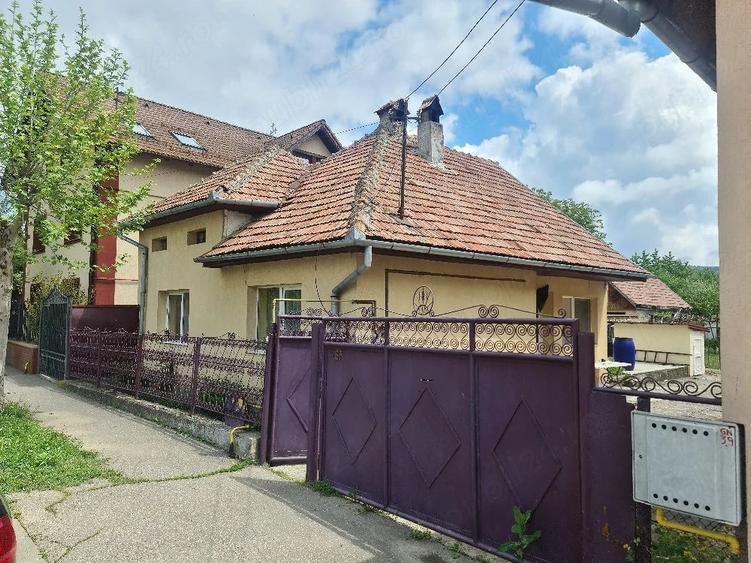 Casă cu 3 camere cu Teren 900 Mp în Planete