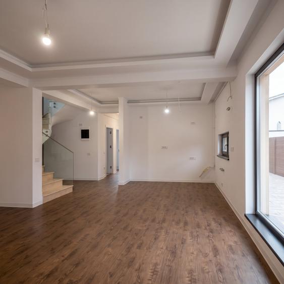 Casă individuală cu 5 camere cu Canalizare în Prelungirea Ghencea