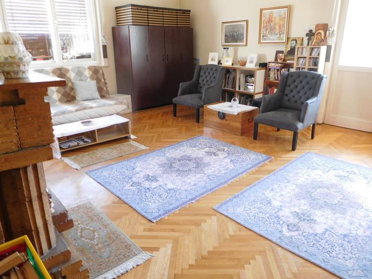 Apartament cu 5 camere decomandat în Central