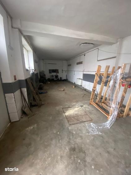 Casă cu 4 camere cu Teren 1600 Mp în Central