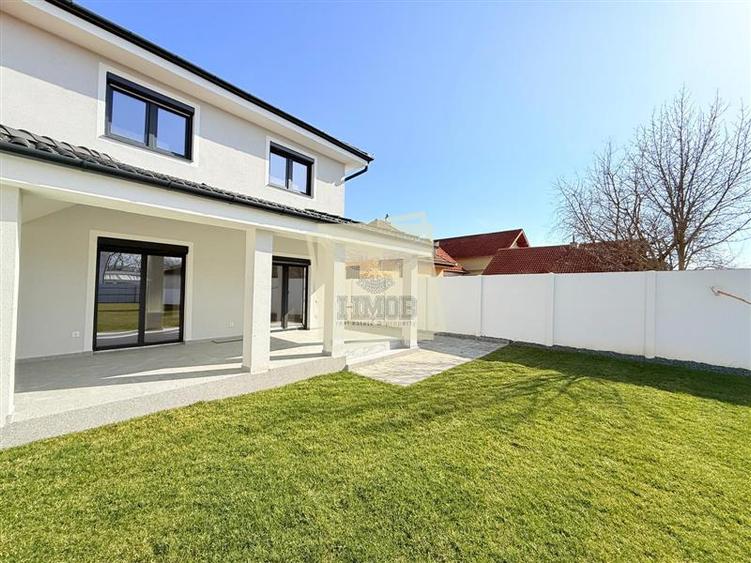 Casă individuală cu 4 camere cu Teren 644 Mp în Exterior Est