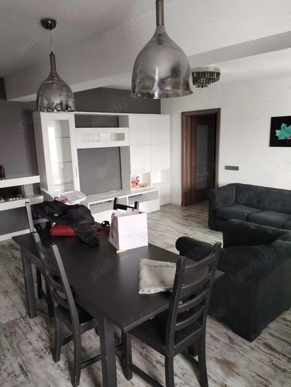 Apartament cu 4 camere decomandat în Centrul Vechi