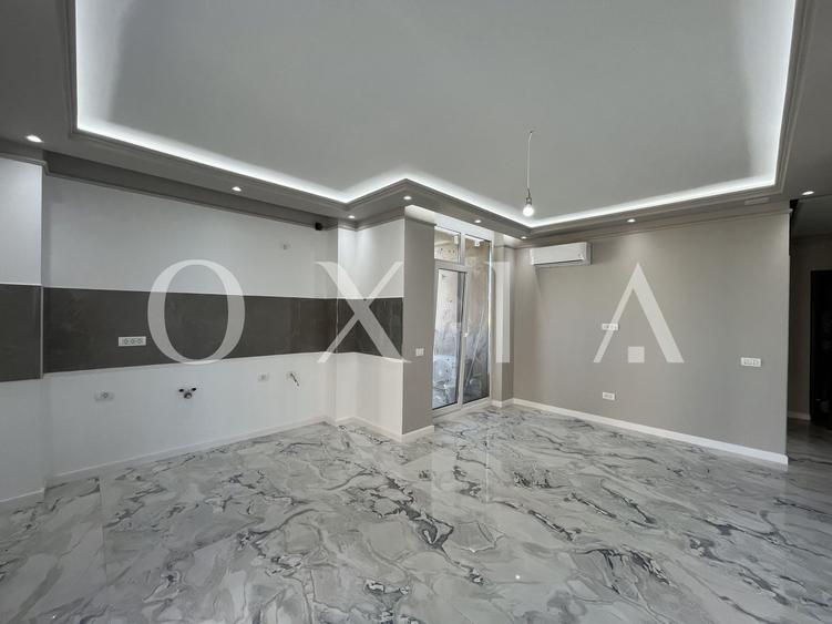 Apartament cu 3 camere semidecomandat în Torontalului