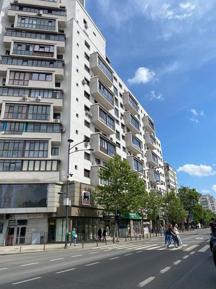 Apartament cu 4 camere decomandat în Dorobanți
