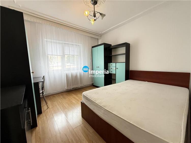 Apartament cu 3 camere decomandat în Gară