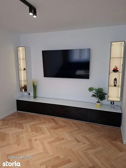 Apartament cu 2 camere semidecomandat în Centrul Civic