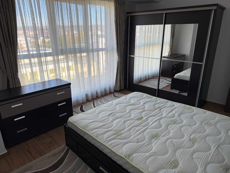 Apartament cu 3 camere semidecomandat în Exterior Vest