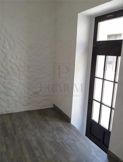 Spațiu comercial, de 40 mp, în P-ța Unirii