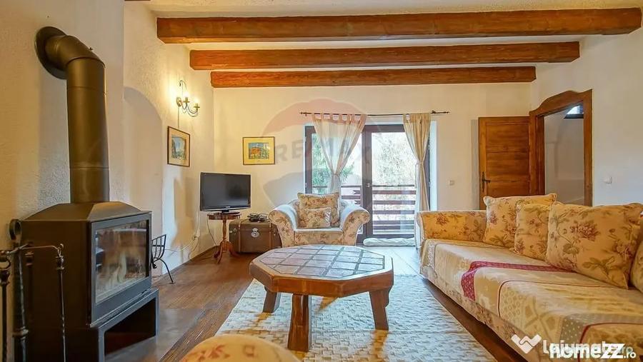 Casă cu 16 camere cu Teren 1368 Mp în Timișu de Sus