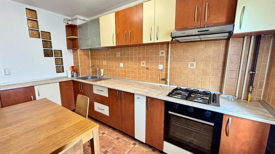 Apartament cu 3 camere decomandat, mobilat în Ultracentral