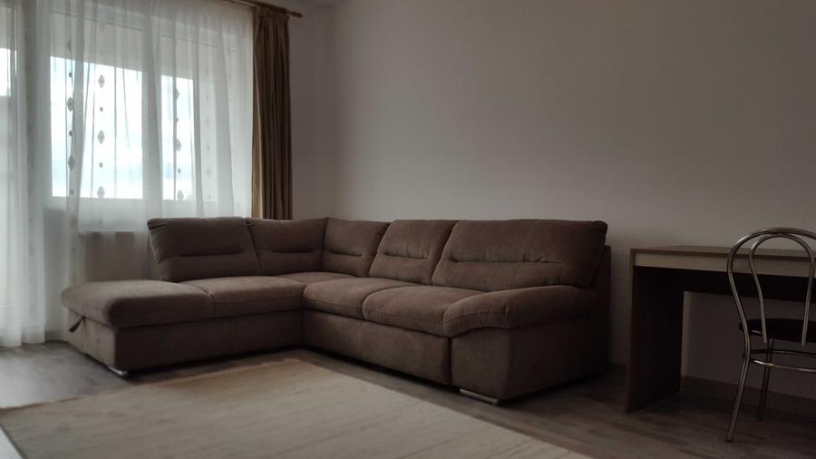 Apartament cu 2 camere decomandat în Roșu