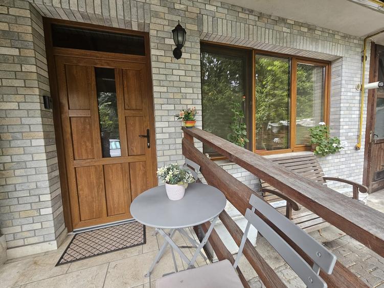 Apartament cu 2 camere semidecomandat, mobilat în Plopilor