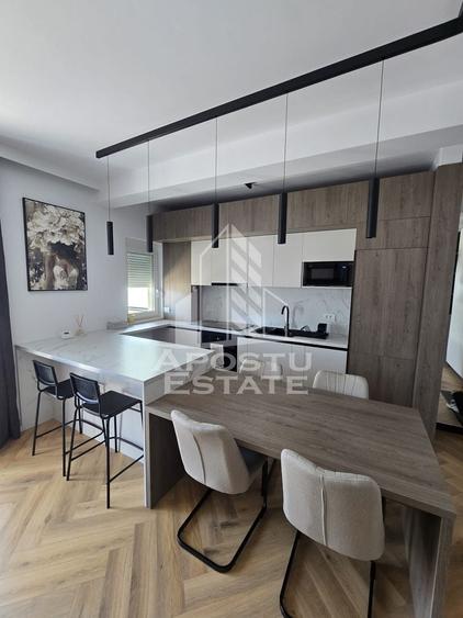 Apartament cu 2 camere semidecomandat, mobilat în Aradului