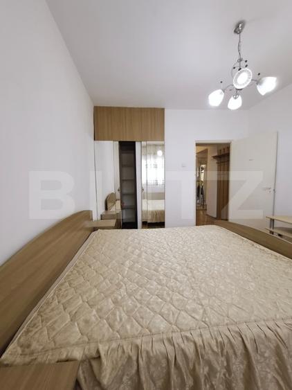 Apartament cu 3 camere decomandat, mobilat în Calea București