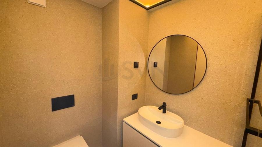 Apartament cu 3 camere semidecomandat în Pipera