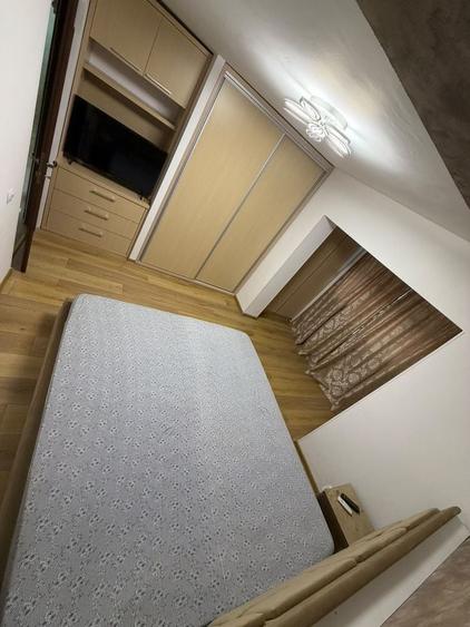 Apartament cu 3 camere decomandat în Exterior Vest