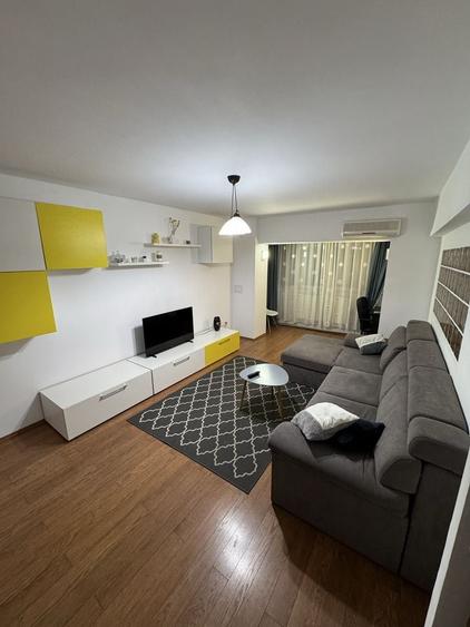 Apartament cu 2 camere decomandat în Republicii