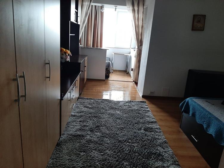 Garsonieră decomandată, mobilată în Berceni