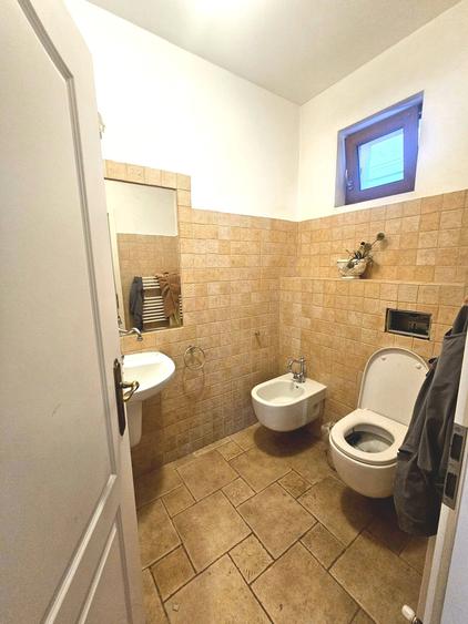 Casă cu 5 camere cu Piscina în Săcălaz