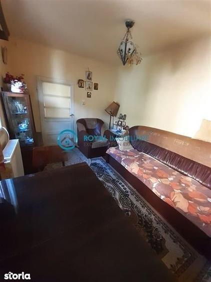 Casă individuală cu 7 camere cu Canalizare în Traian