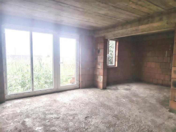 Casă individuală cu 4 camere cu Teren 700 Mp în Biharia