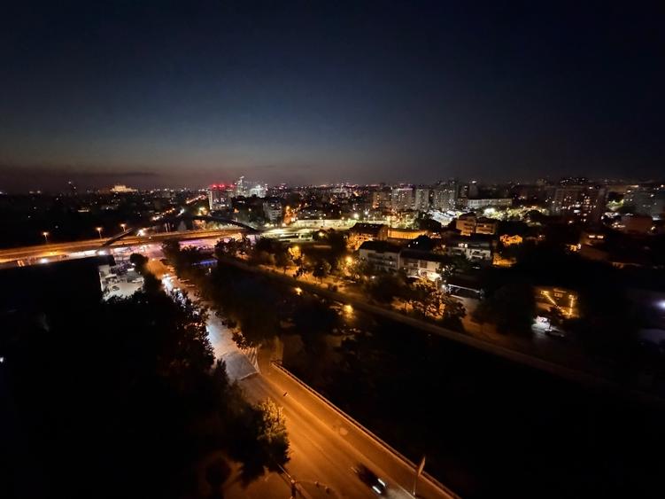 Apartament cu 3 camere decomandat în Mihai Bravu