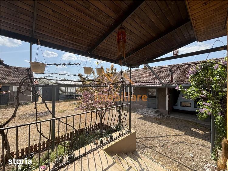 Casă cu 4 camere cu Teren 5526 Mp în Cociuba Mare