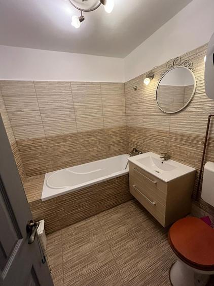 Apartament cu 3 camere decomandat în Aviației