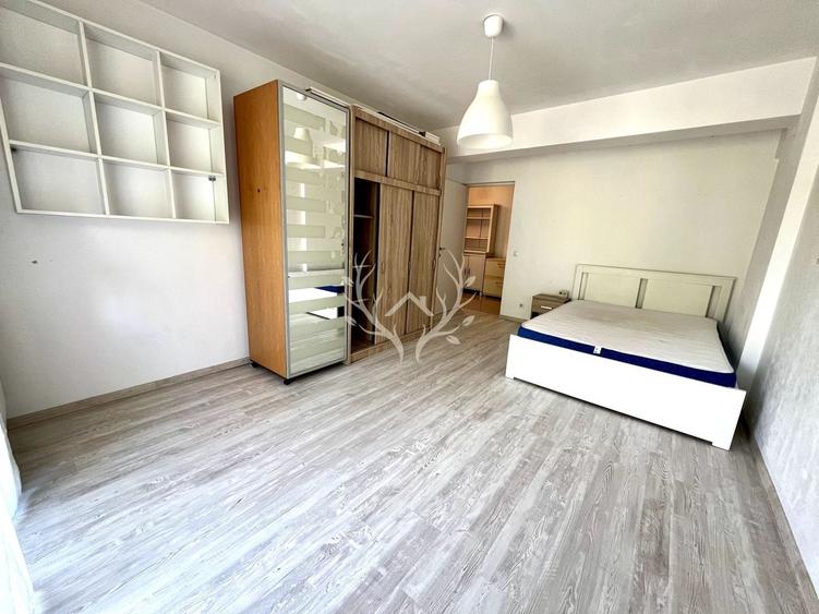 Garsonieră decomandată, mobilată în Vest