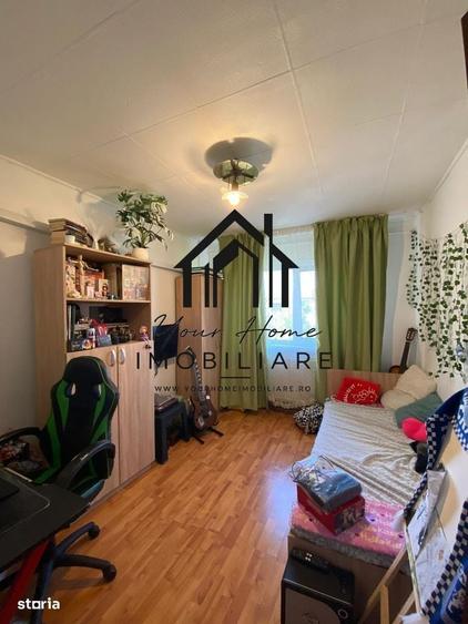 Apartament cu 3 camere decomandat în Rovine