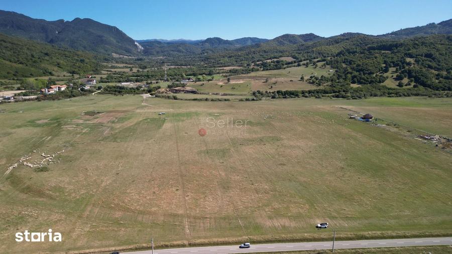 Teren de 14500 mp, în Glăjărie