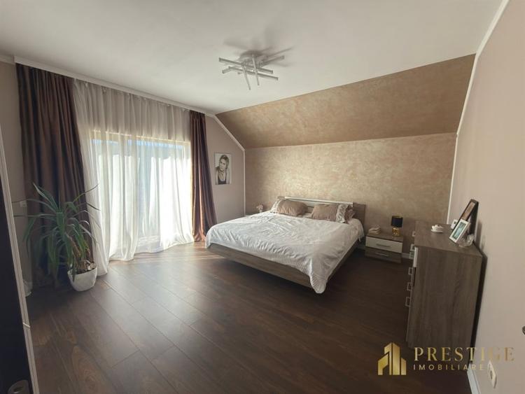 Casă individuală cu 6 camere cu Canalizare în Dealuri Oradea