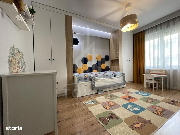Apartament cu 3 camere semidecomandat în Turnișor