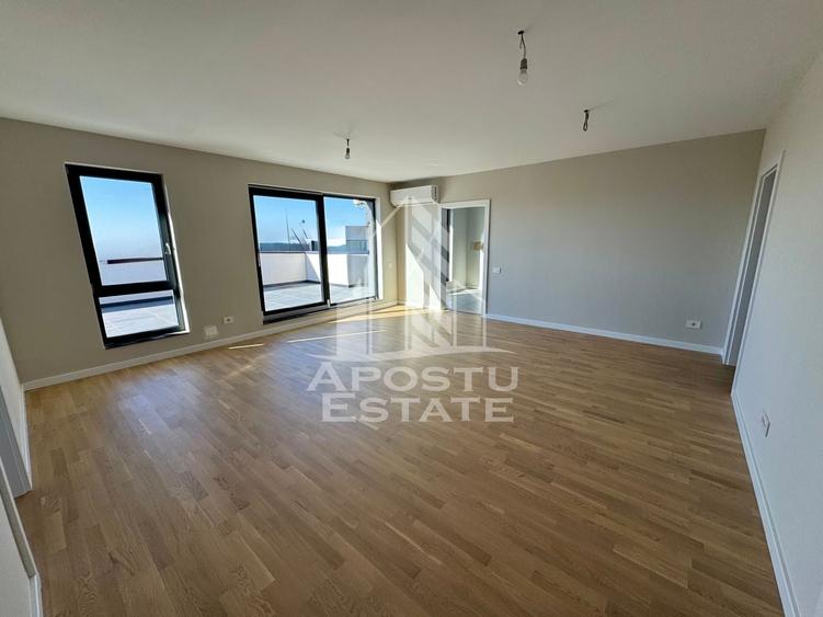 Apartament cu 3 camere decomandat în Torontalului