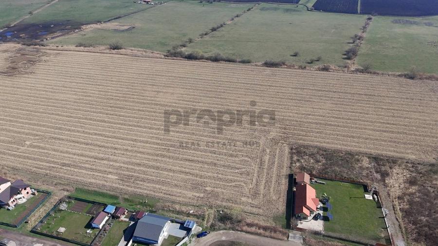 Teren agricol extravilan de 6400 mp, în Sânpetru