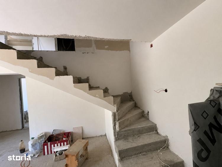 Casă cu 4 camere cu Teren 368 Mp în Bogați