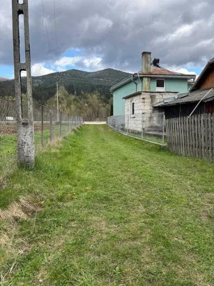 Teren de 3037 mp, în Vama