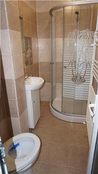 Apartament cu 3 camere decomandat în 1 Mai