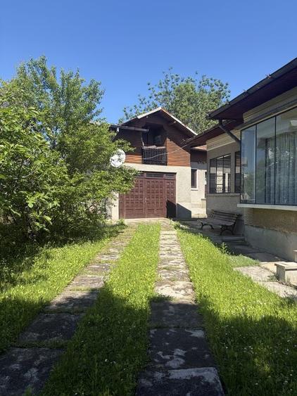 Casă cu 4 camere cu Teren 1013 Mp în Scorțeni