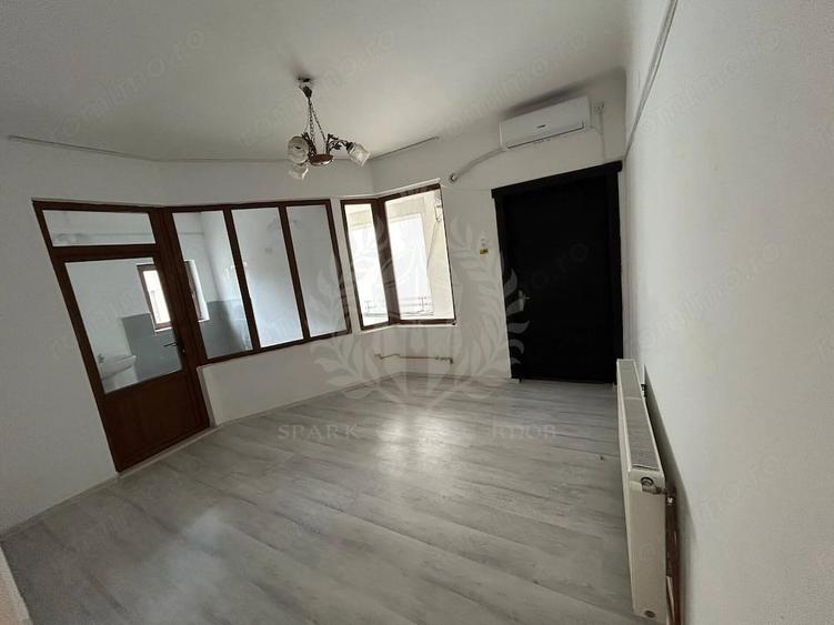 Spațiu comercial, de 160 mp, în Central