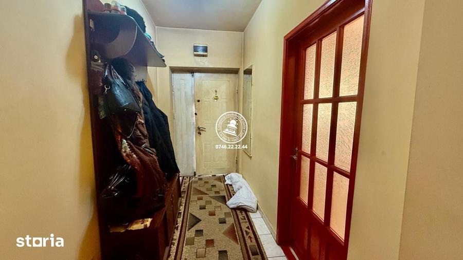 Casă cu 8 camere cu Teren 250 Mp în Păcurari