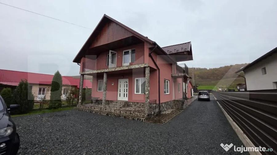 Casă cu 4 camere cu Teren 1000 Mp în Central