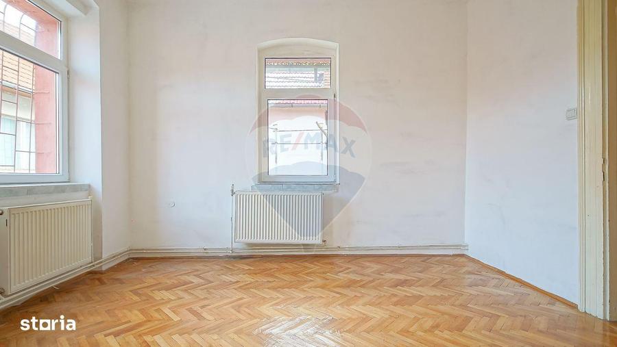 Casă cu 3 camere cu Teren 149 Mp în Centrul Istoric