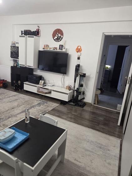Apartament cu 2 camere decomandat, mobilat în Florești — fotografia 2