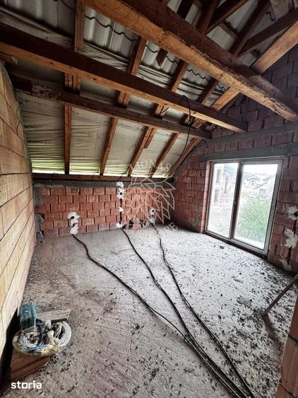 Casă cu 5 camere cu Teren 500 Mp în Central