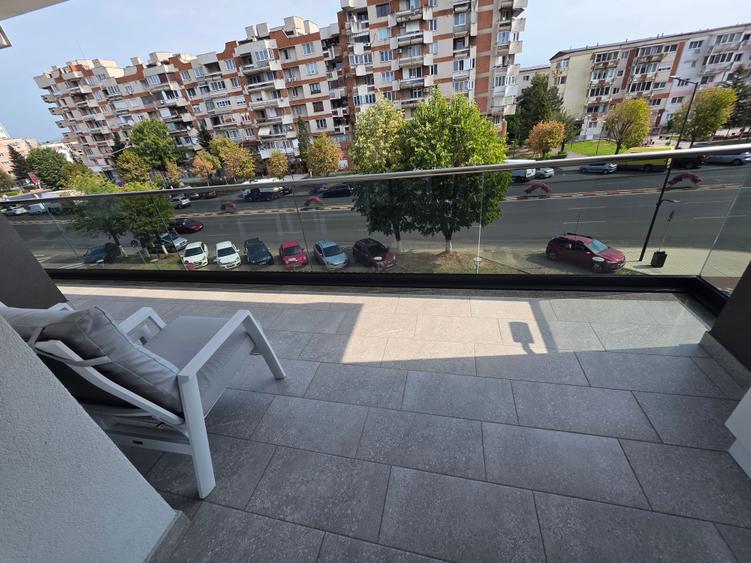Apartament cu 2 camere semidecomandat în 22 Decembrie