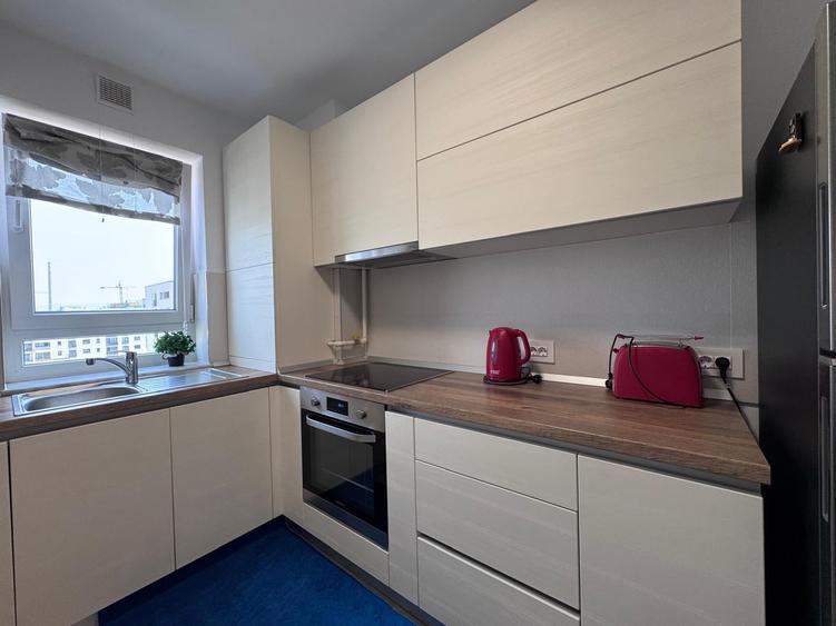 Apartament cu 2 camere decomandat, mobilat în Tractorul